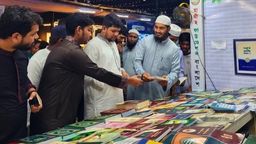 আন্তর্জাতিক ইসলামি বইমেলায় মুখর বায়তুল মোকাররম প্রাঙ্গণ