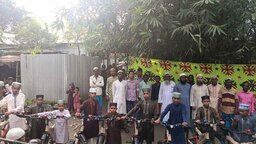 বকশীগঞ্জে টানা ৪০ দিন জামাতে নামাজ পড়ায় পুরস্কার