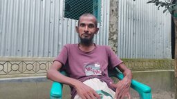 বকশীগঞ্জে অজানা রোগে মানবেতর জীবন কাটছে সাবেক ইমাম জামান খন্দকারের