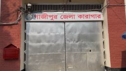 গাজীপুরে প্রকৃত আসামি বাইরে, ভাড়ায় যুবক কারাগারে