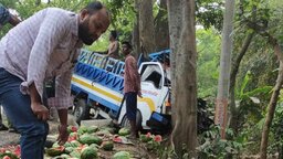 ফরিদপুরে সড়ক দুর্ঘটনায় নিহত ১, আহত ১