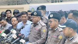 অরাজকতা প্রতিরোধে পুলিশের সঙ্গে অসদাচরণ দুঃখজনক : ডিএমপি কমিশনার