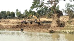 পাথরের পর এবার বালু : হুমকির মুখে সিলেটের প্রাকৃতিক ভারসাম্য