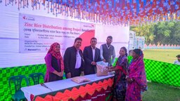 ঠাকুরগাঁওয়ে ৫৩৩ কৃষকের মাঝে বিনামূল্যে জিংকসমৃদ্ধ ধানের বীজ বিতরণ