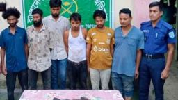 সেনাবাহিনীর অভিযানে মাদকসহ ছয় জন ক্যাসিনো  ব্যবসায়ী আটক