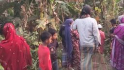 ফরিদপুর কলাবাগান থেকে এক গৃহবধুর লাশ উদ্ধার করেছে পুলিশ