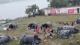 হিমেল হাওয়া ও কুয়াশায় বিপর্যস্ত বাকেরগঞ্জের জনজীবন, বেড়েছে শীতজনিত দুর্ভোগ