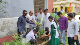 রাজাপুরে অর্ধশতাধিক শিক্ষা প্রতিষ্ঠানে ছাত্রদলের বৃক্ষরোপণ কর্মসূচি