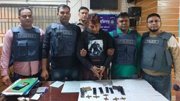 গাজীপুরে ২টি বিদেশি পিস্তল ও ২৪ রাউন্ড গুলিসহ ‘মিয়া কসাই’ গ্রেপ্তার