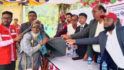 নীলফামারীতে রেডক্রিসেন্টের উদ্যোগে ৪০০ দুস্থ পরিবারের মাঝে কম্বল বিতরণ