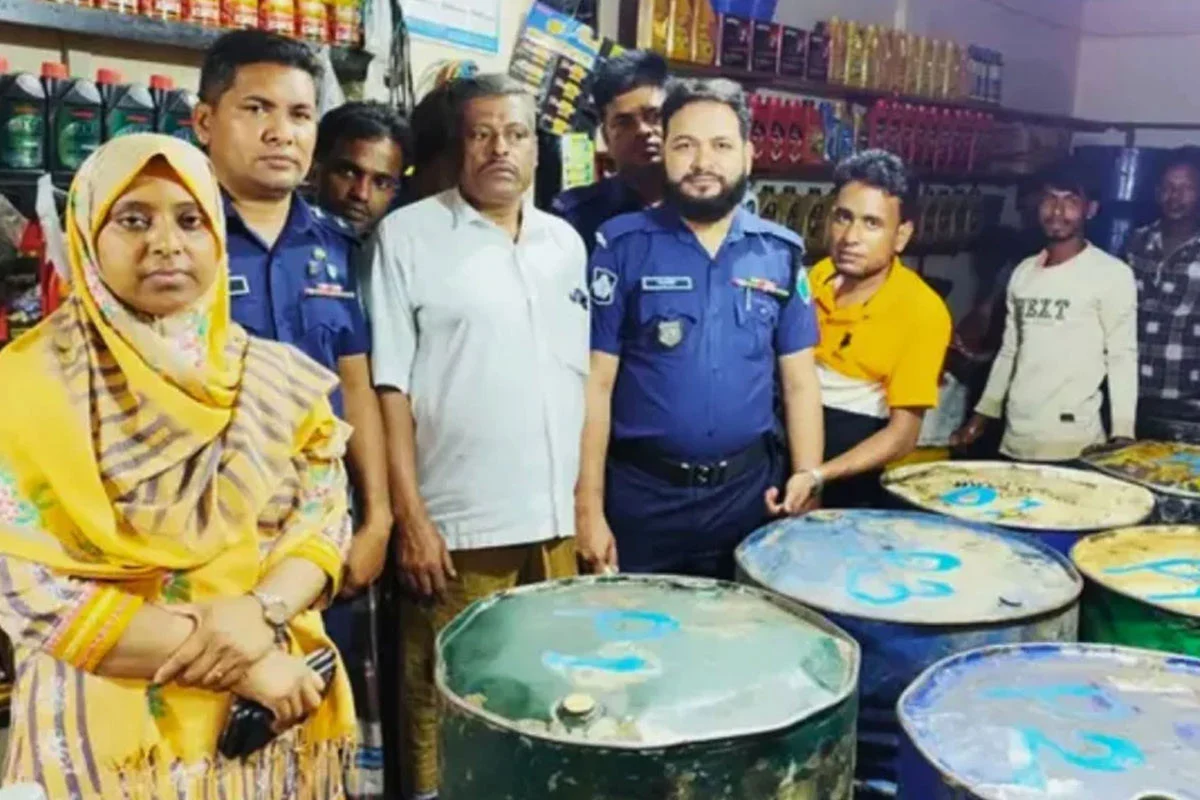 পেট্রলে রঙ মিশিয়ে নকল অকটেন, ২ হাজার লিটার জ্বালানি উদ্ধার