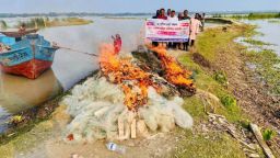 বাকেরগঞ্জে "মা ইলিশ রক্ষায়  ভ্রাম্যমান আদালতের অভিযান।
