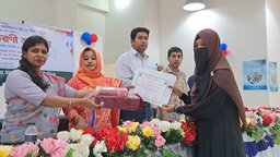 নড়াইলে কৃতি শিক্ষার্থীদের মাঝে পুরস্কার বিতরণ