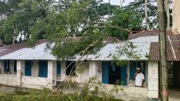 কালবৈশাখীতে রাজাপুরে বিদ্যালয়ের দুই শ্রেণিকক্ষ ক্ষতিগ্রস্ত