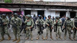 মেক্সিকোতে নিরাপত্তা বাহিনীর সঙ্গে মাদককারবারিদের বন্দুকযুদ্ধে নিহত ১৩