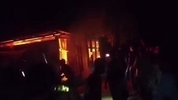 বেগমগঞ্জে মাদক কারবারির বসতঘরে পুড়িয়ে ছাই করল একদল যুবক