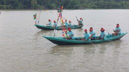 ঝালকাঠির সুগন্ধা নদীতে জমজমাট নৌকা বাইচ