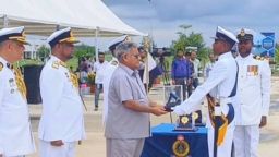 নৌবাহিনীতে সাবমেরিন, আধুনিক পোর্ট কৌশল আসছে—উপদেষ্টার গুরুত্বপূর্ণ ঘোষণা
