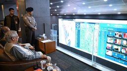 পুলিশ সদর দপ্তর থেকে ভোট পরিস্থিতি পর্যবেক্ষণ করলেন প্রধান উপদেষ্টা