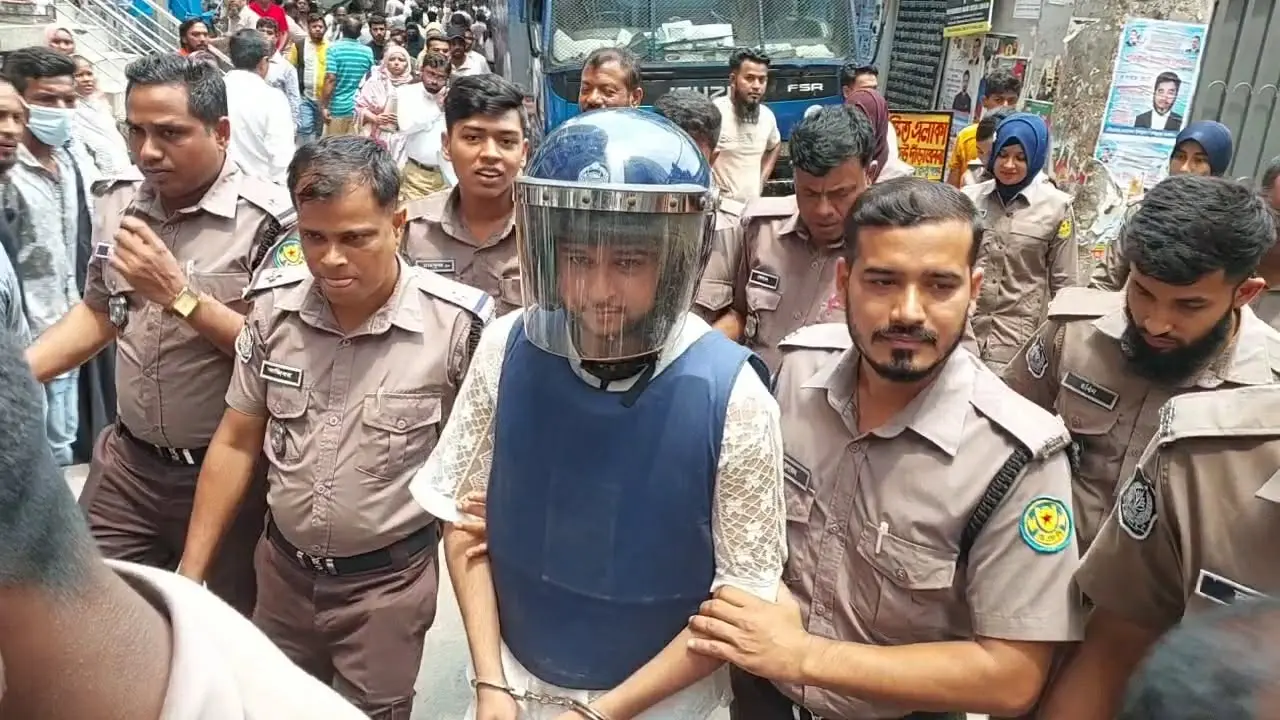 ছেলের জন্য দোয়া চাইলেন তৌহিদ আফ্রিদি