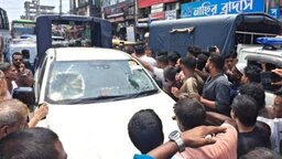 নোয়াখালীতে ভ্রাম্যমাণ আদালতের অভিযানে হামলা, ম্যাজিস্ট্রেটের গাড়ি ভাঙচুর