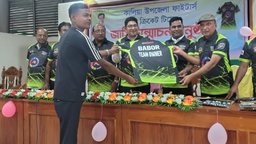 নড়াইলে এনপিএলের নতুন ফ্র্যাঞ্চাইজি কালিয়া উপজেলা ফাইটার্সের জার্সি উন্মোচন
