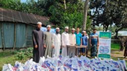 কেন্দুয়ায় আল-ইসলাহ ফাউন্ডেশনের ঈদ উপহার বিতরণ: সুবিধাবঞ্চিতদের পাশে মানবিক উদ্যোগ