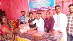 রাজবাড়ীতে ‘আমরা সনাতনী যুবক’-এর উদ্যোগে শারদ উপহার বিতরণ