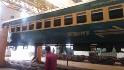 ঈদ উপলক্ষে ব্যস্ত সৈয়দপুর রেলওয়ে কারখানা