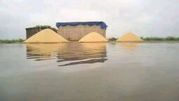 নেত্রকোণায় অকাল বন্যার শঙ্কা : টানা বৃষ্টি ও পাহাড়ি ঢলে তলিয়ে যাচ্ছে বোরো ধান