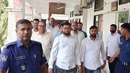 আদালতে হাজিরা দিতে গিয়ে বাকেরগঞ্জের ১১ আ. লীগ নেতাকর্মী কারাগারে