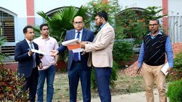 কাশিয়ানীতে বিভিন্ন ভোটকেন্দ্র পরিদর্শনে জেলা প্রশাসক মো. আরিফ-উজ-জামান