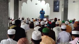 সাতক্ষীরার রইচপুরে প্রতিকূল আবহাওয়া উপেক্ষা করে ঈদুল ফিতর উদযাপিত