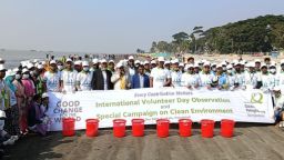 কুয়াকাটায় স্বেচ্ছাসেবক দিবস উদযাপন