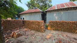ফরিদপুরে নদীভাঙনকবলিত সড়কের ইট তুলে বিক্রির অভিযোগ ইউপি সদস্যের বিরুদ্ধে