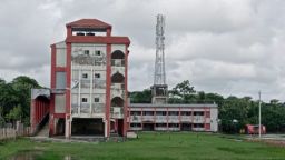 পরীক্ষার হলে মোবাইল, অসদুপায়—মহিপুরে তিনজন বহিষ্কৃত