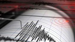 ভূমিকম্পে পুরান ঢাকায় রেলিং ধসে ৩ জন নিহত