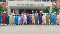 সাতক্ষীরায় সরকারি কালভার্ট বন্ধের অভিযোগ, জলাবদ্ধতায় দুর্ভোগে এতিমখানাসহ ৫০ পরিবার