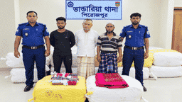 ভারতীয় চোরাই পণ্য পাচারকালে পাথরঘাটার ভাঙারি ব্যবসায়ীসহ আটক ৩