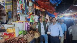 মনোহরদীতে রাত ৮টার পর দোকানপাট বন্ধে প্রশাসনের কড়া নজরদারি