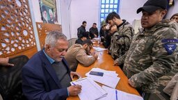 ইরানকে সহায়তায় প্রস্তুত হাজার হাজার ইরাকি