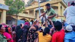 গোপালগঞ্জে টিসিবির পণ্য পেয়ে স্বস্তিতে নিম্নআয়ের মানুষ