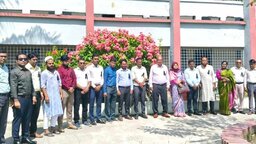 ঢাকা কলেজের শিক্ষকদের ওপর হামলার প্রতিবাদে টুঙ্গিপাড়ায় শিক্ষকদের অবস্থান কর্মসূচি