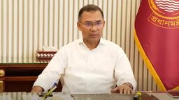 বিমানবন্দরে আটকে পড়া যাত্রীদের খোঁজ নিলেন প্রধানমন্ত্রী তারেক রহমান