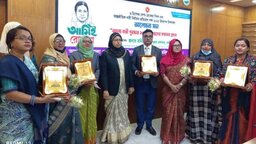 বেগম রোকেয়া দিবসে ফেনীতে পাঁচ অদম্য নারীকে সম্মাননা প্রদান