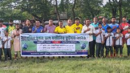 উৎসবমুখর পরিবেশে শত্রুজিৎপুরে প্রীতি ফুটবল ম্যাচ অনুষ্ঠিত
