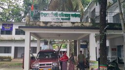 রাজাপুরে ফ্যামিলি কার্ড শুমারিতে স্বজনপ্রীতি ও দলীয়করণের অভিযোগ, স্থানীয়দের ক্ষোভ
