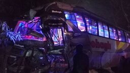 গোপালগঞ্জে বাস-ট্রাক মুখোমুখি সংঘর্ষ, আহত ৭