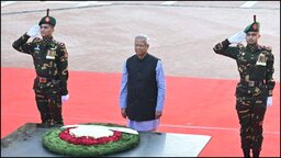 শহীদ বুদ্ধিজীবী দিবসে মিরপুর স্মৃতিসৌধে প্রধান উপদেষ্টার শ্রদ্ধা