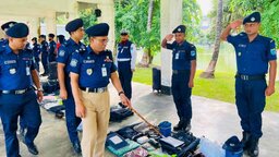 গোপালগঞ্জে জেলা পুলিশের কীট প্যারেড পরিদর্শনে পুলিশ সুপার